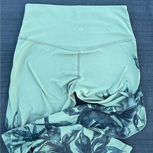 Lululemon Athletica Green Botanical Print Leggings